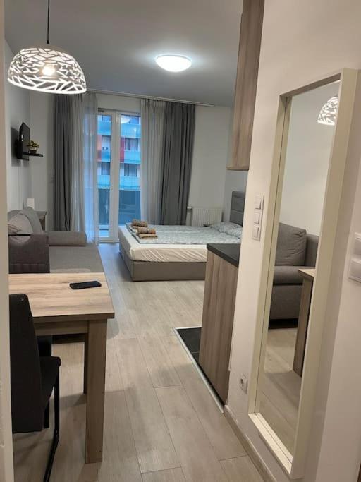 Апартаменти Corvin Cozy With Balcony309 Будапешт
